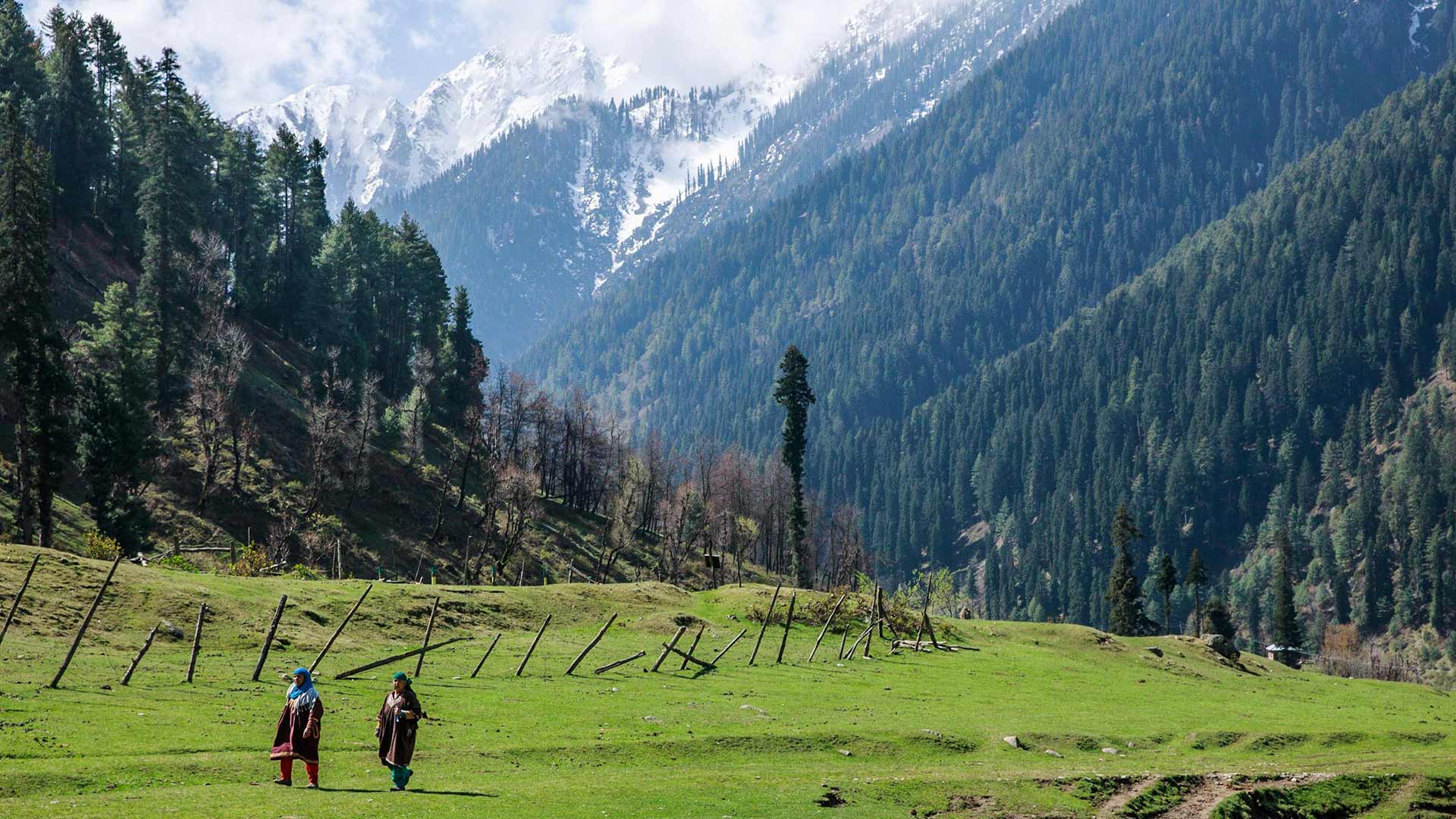 Fun Filled Kashmir Holidays Tour & Travels | Discover the enchanting beauty of Kashmir with Fun Filled Kashmir Holidays Tour & Travel packages. Explore breathtaking landscapes, serene lakes, and vibrant local culture. Perfect for adventure seekers and those looking for a peaceful retreat, our tours offer unforgettable experiences tailored to your interests.